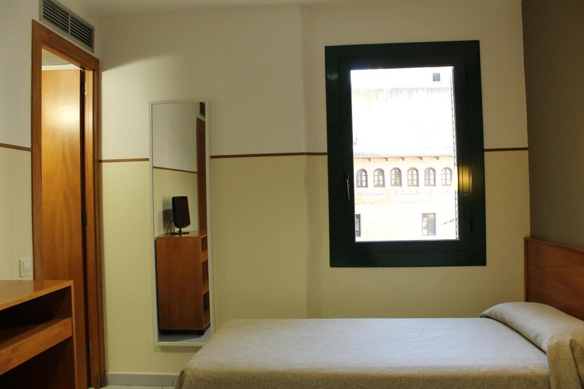 El Jardi Hotel Barcelona Room photo